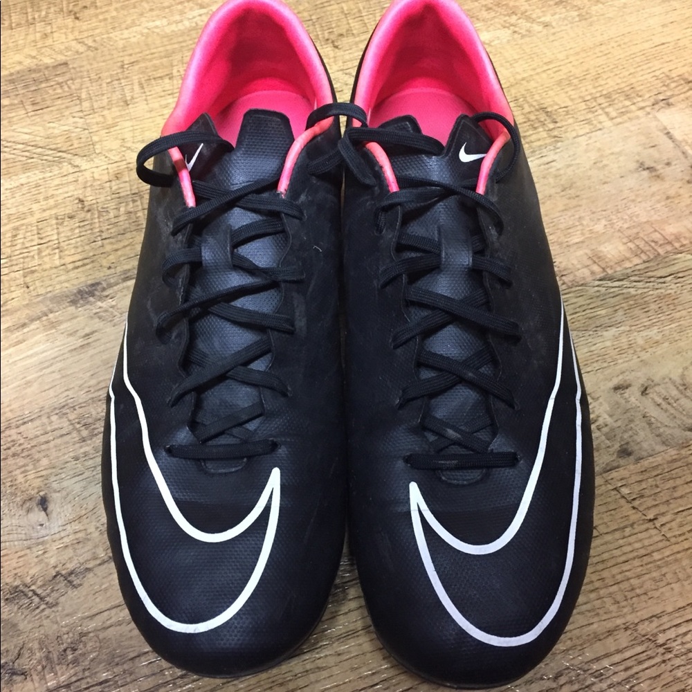 Nike men’s soccer cleats